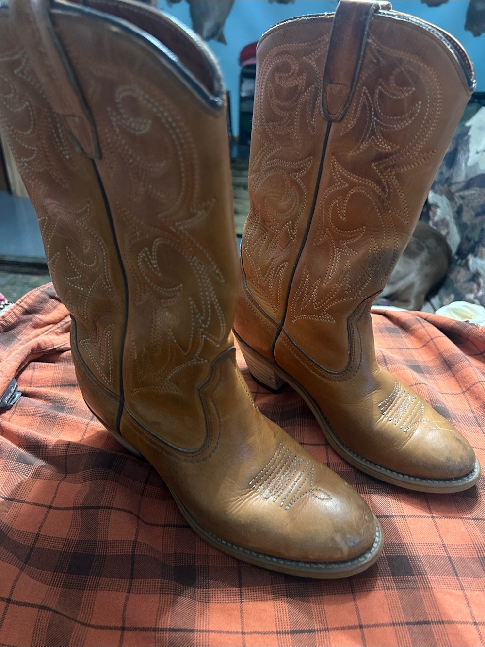 Classic women’s Tan Leather Western Boots